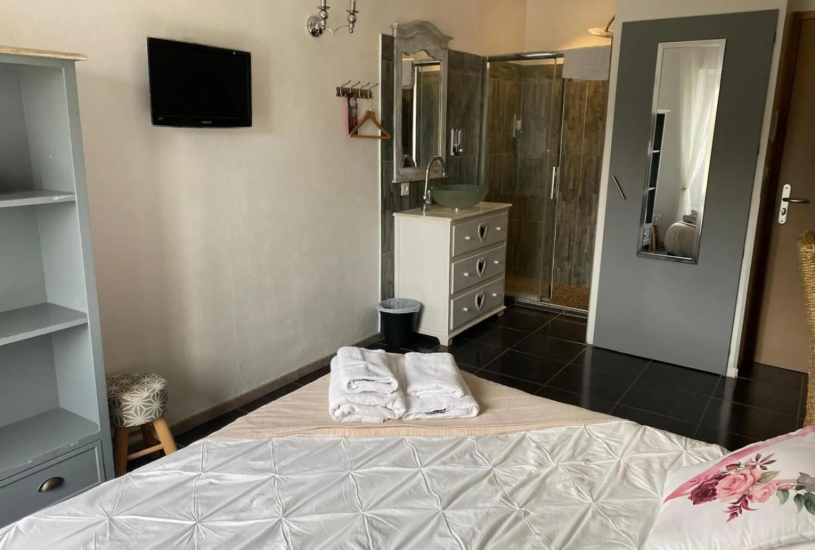 *** Hotel Auberge Les Galets Peyruis Francia