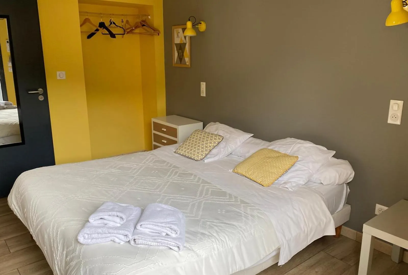Auberge Les Galets Peyruis Hotel
